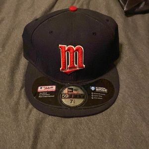 FITTED MINNESOTA TWINS